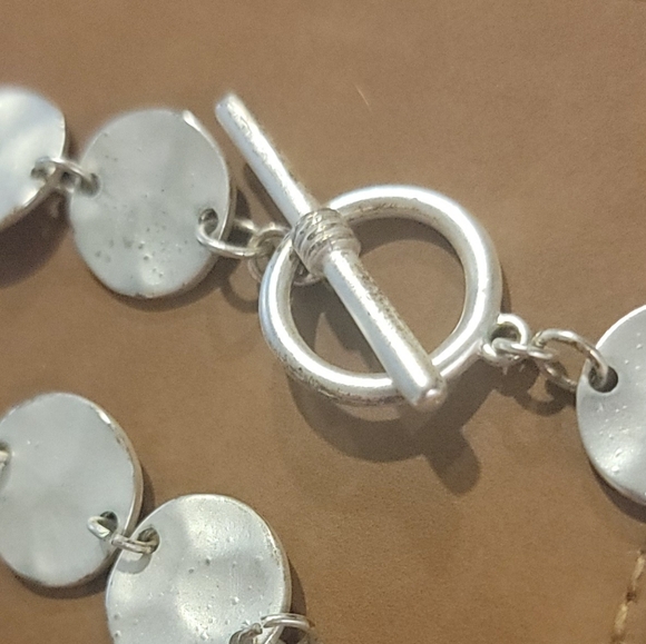 Elegant Silver Disc Necklace - Picture 4 of 4